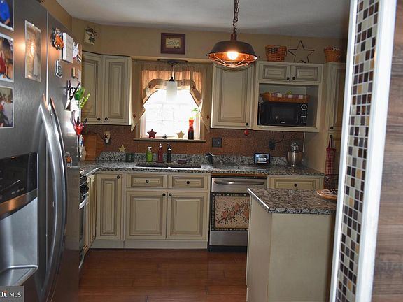 2nd image of 25 Glenview Cir