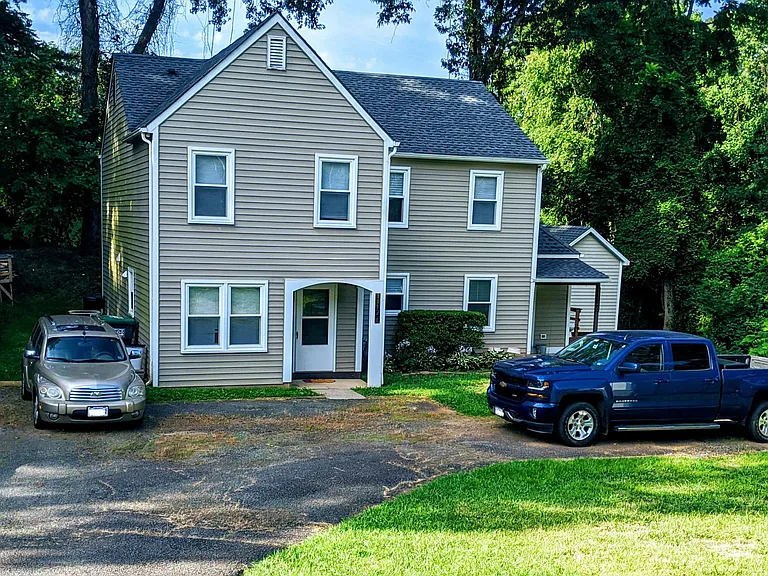 1112 Forest Hills Ave #B — Photo 5
