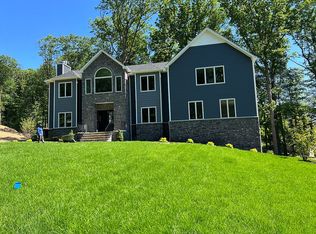 56 Long Ridge Rd, Morris Plains, NJ 07869