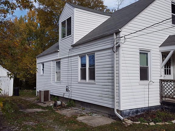 2nd image of 113 Benton St