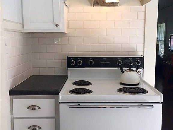3rd image of 612 N Walnut Ave