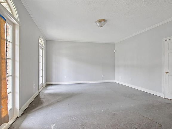 5th image of 117 Chateau Saint Michel Dr