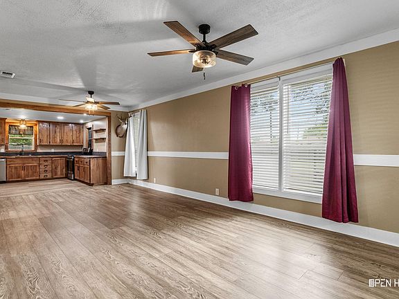 3rd image of 210 Prairie Ave