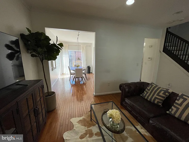 514 Columbia Rd NW — Photo 17