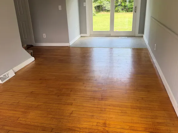 307 Hartford Ave Floor 1, Bellingham, MA 02019