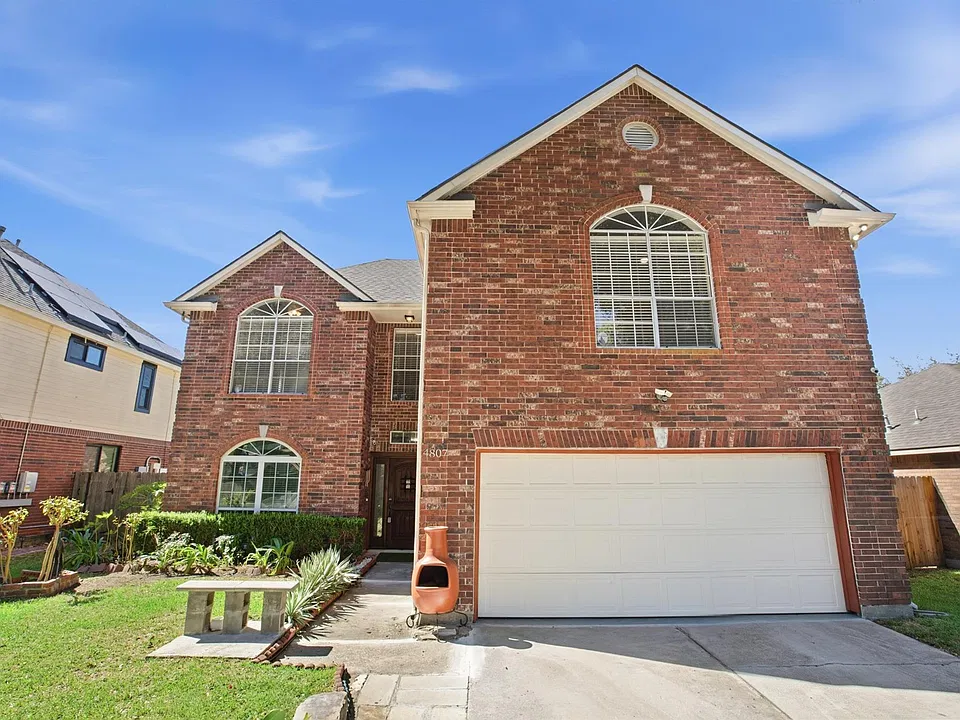 4807 Silver Fox Dr