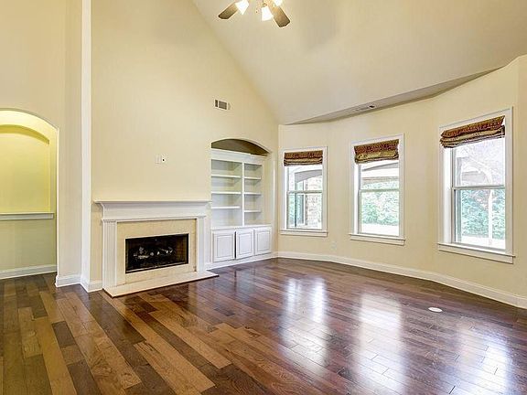 5th image of 839 Pistace Ct