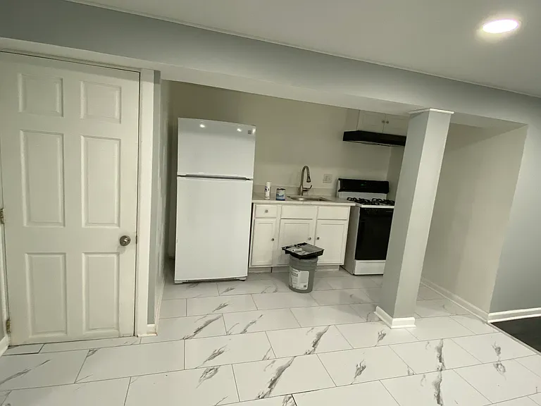 5432 S Menard Ave #1 — Photo 7