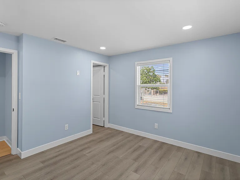 8996 Newport Ave — Photo 16