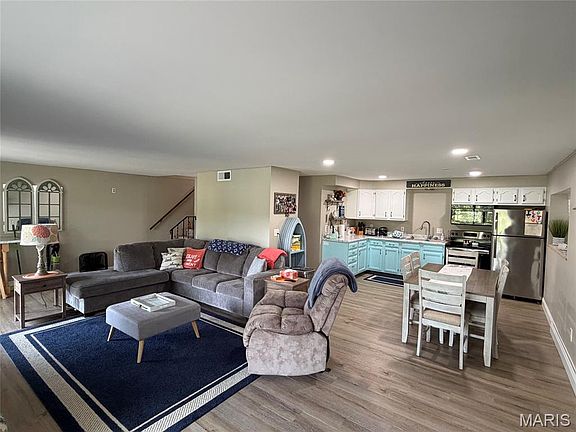 4th image of 501 Arbor Ln
