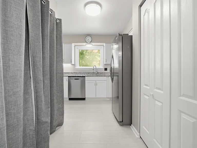 125 Tower Dr #1 — Photo 7