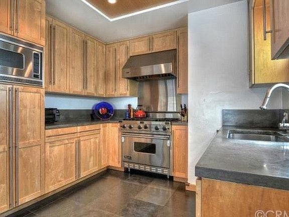 3rd image of 421 Gould Ave
