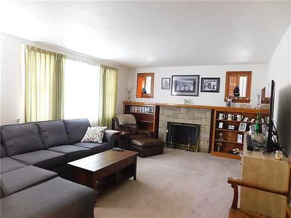 2nd image of 1549 Longview Dr