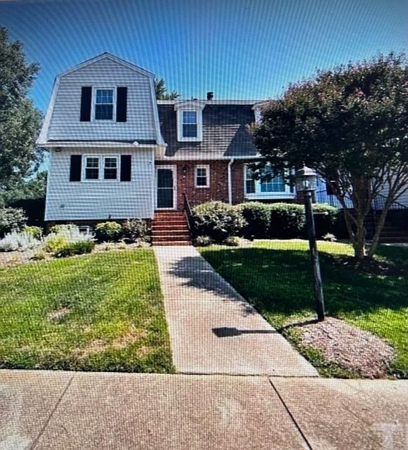 1st image of 901 Hampshire Ct #1