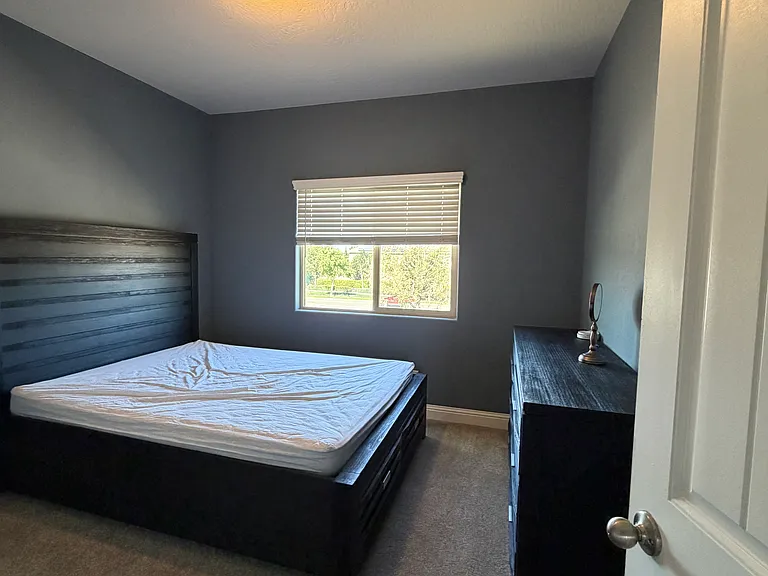 3486 N Clover Ave — Photo 16