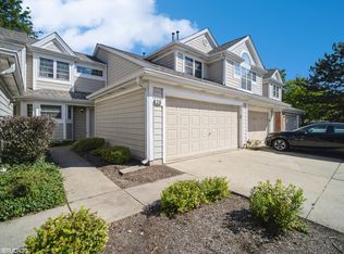 216 Woodstone Dr, Buffalo Grove, IL 60089