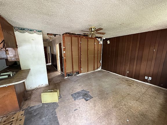 3rd image of 4841 Eastover Ave
