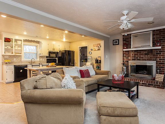 3rd image of 6341 Chenault Way