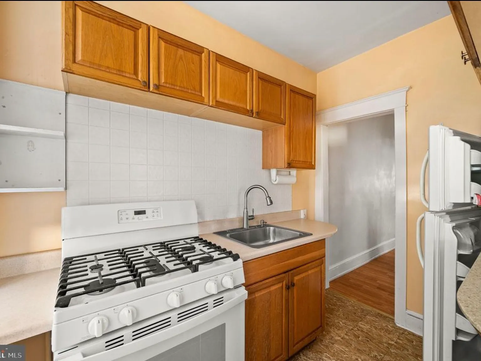 2 bed, 840 sqft, $1,400 — Photo 4
