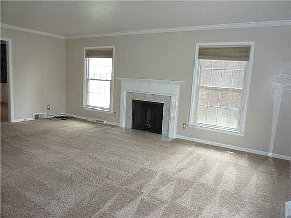 4th image of 3311 W Bancroft St