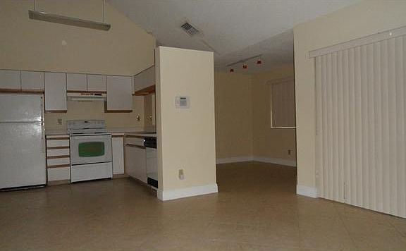 2nd image of 810 NW 92nd Ave #810
