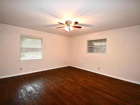 5th image of 120 E Highland Dr