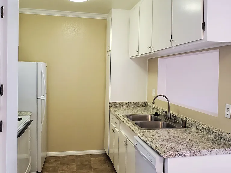 3770 Grim Ave #5 — Photo 11