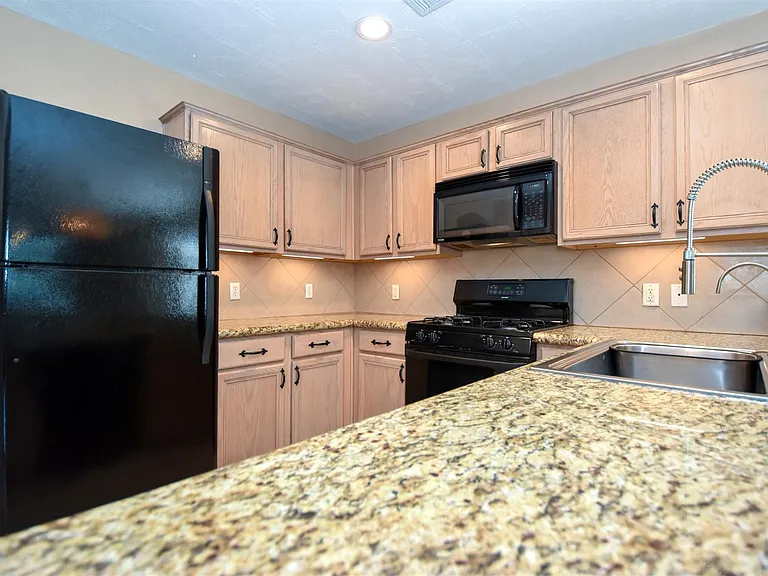 7215 Kransburg Ranch Dr — Photo 7