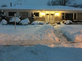25275 Ridge Cliff Dr, Southfield, MI 48075