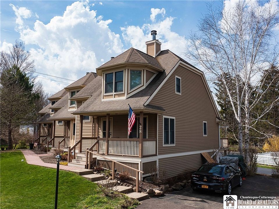 1st image of 28 Elm Ln Unit 1