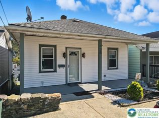 20 W Garibaldi Ave, Nesquehoning, PA 18240