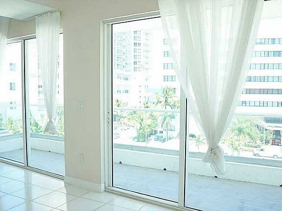 5th image of 6362 Collins Ave #317