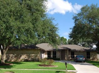 1310 Bayou Oak Dr, Friendswood, TX 77546