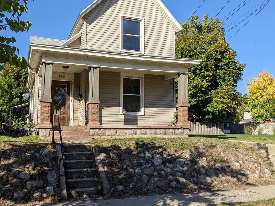 1st image of 145 Travis St NE