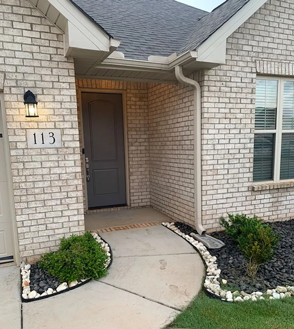 Like New Madison Home for Rent — Photo 2