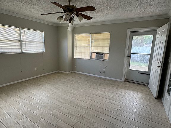 5th image of 5754 Oak Hill Manor Dr #1