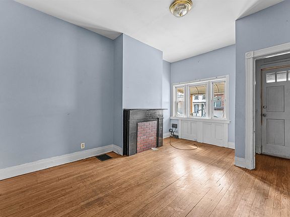 3rd image of 196 Union St