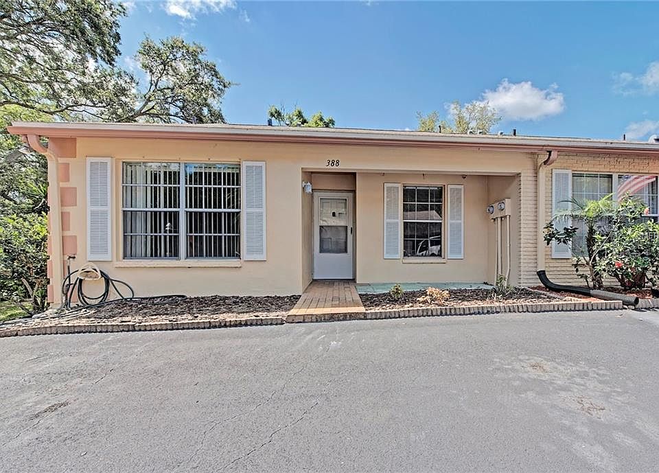 1st image of 388 Estero Ct