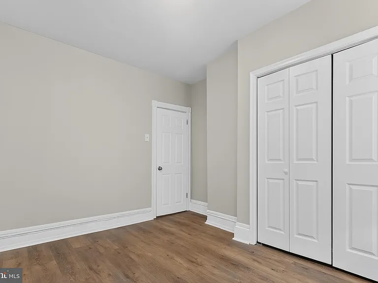 5437 Webster St — Photo 16