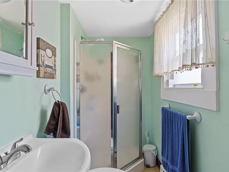 45 Narragansett Blvd — Photo 4