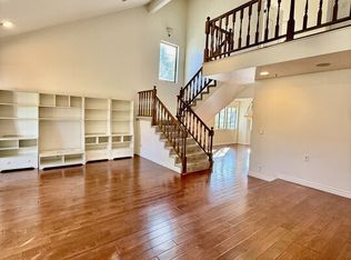 30402 Penrod Dr, Agoura Hills, CA 91301