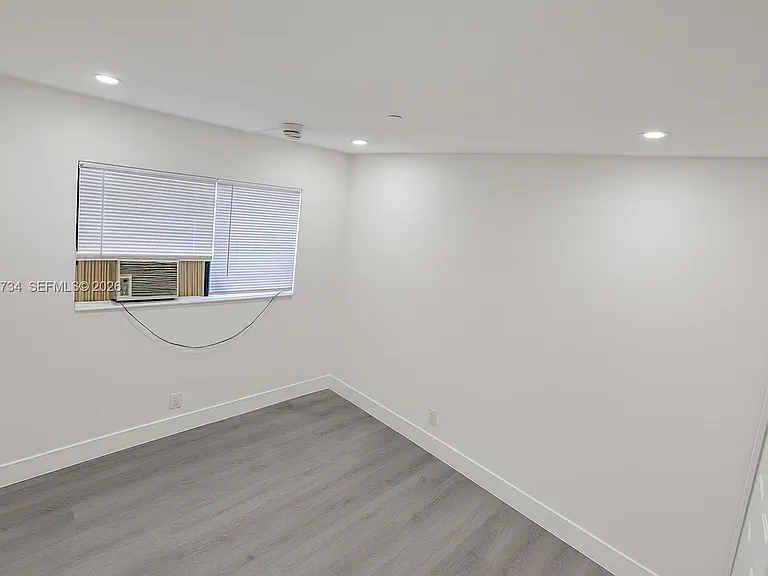 417 NW 2nd Ave #9 — Photo 7