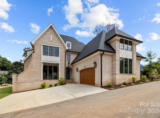 7004 Chateau Bordeaux Ln, Charlotte, NC 28270
