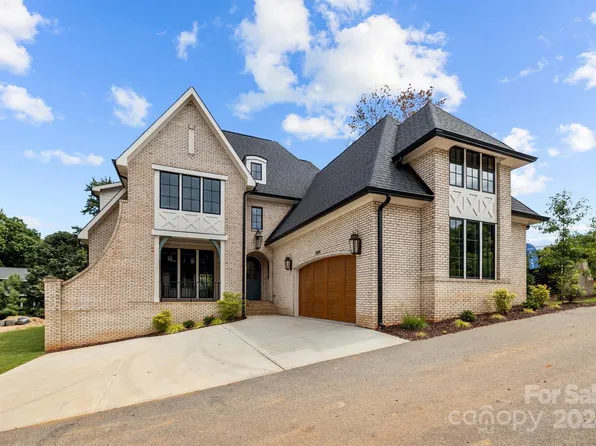 7004 Chateau Bordeaux Ln, Charlotte, NC 28270