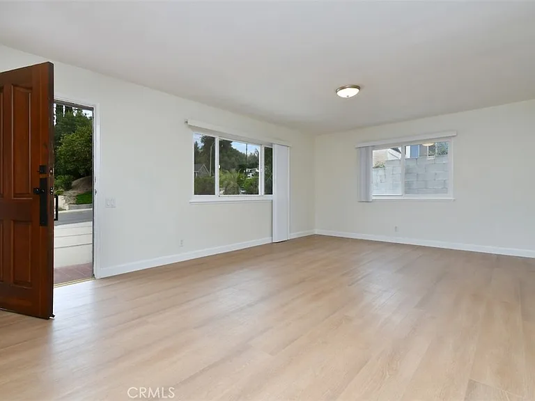 7006 Helmsdale Rd — Photo 8