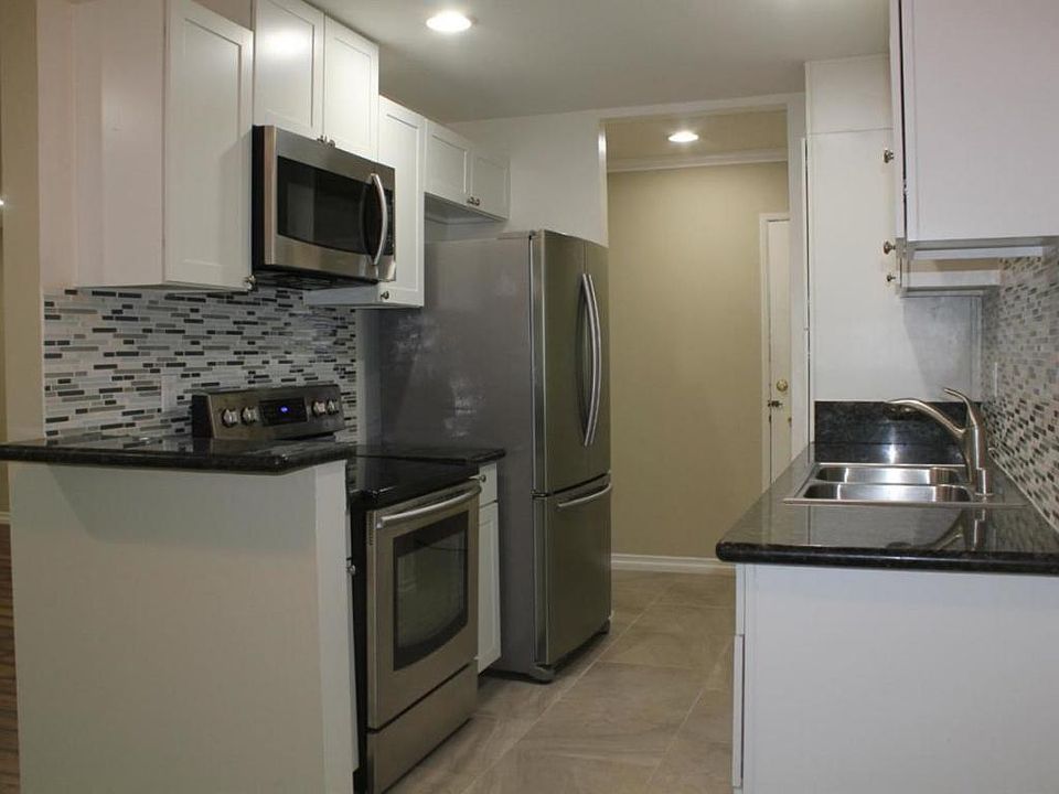 1st image of 5320 Zelzah Ave APT 204