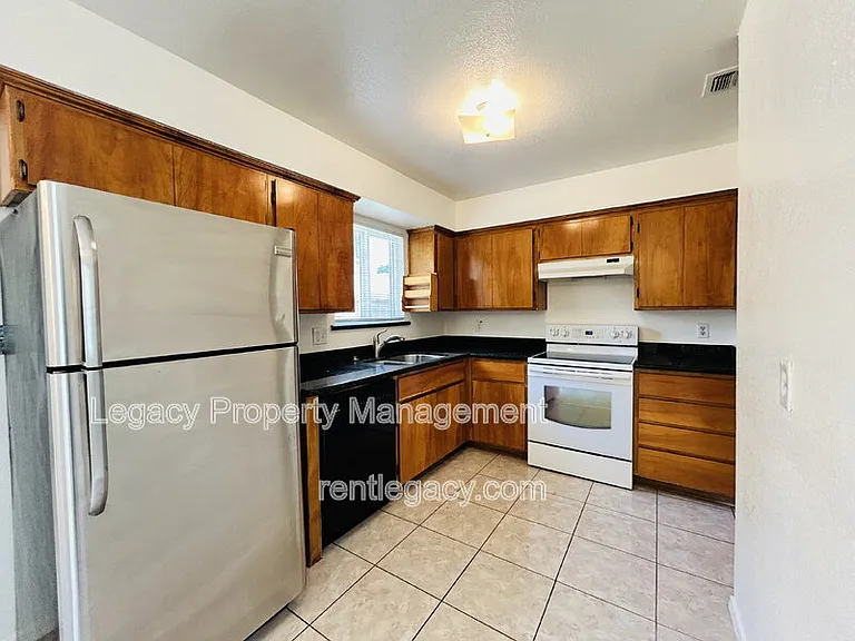 3609 Huntsman Dr — Photo 7