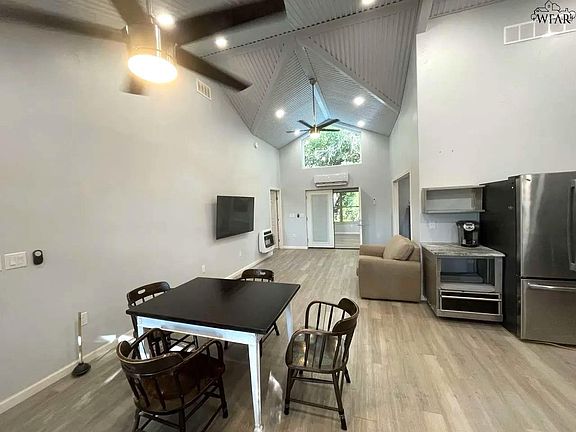 4th image of 105 Linda Ln
