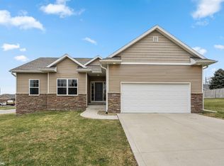514 E 25th St N, Newton, IA 50208