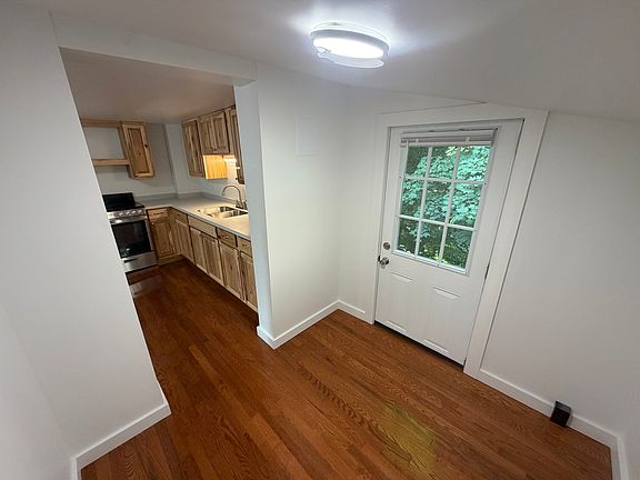 4th image of 69 Whitney St #4